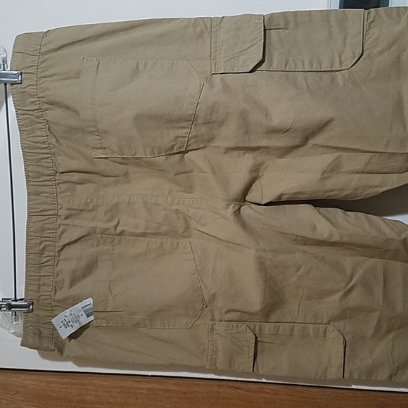 Cargo pants new. Never used, Open to Offers!! - Picture 5 of 7